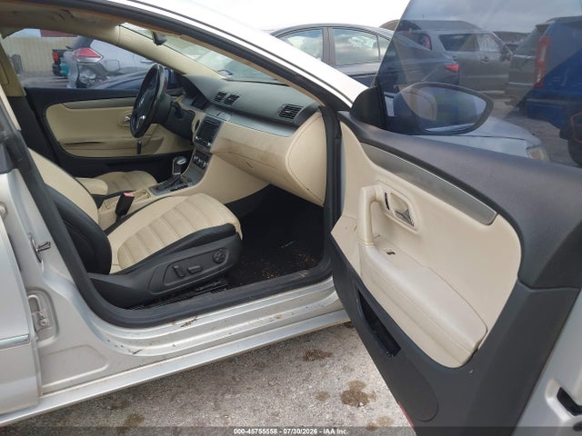 2010 Volkswagen CC SPORT photo 5