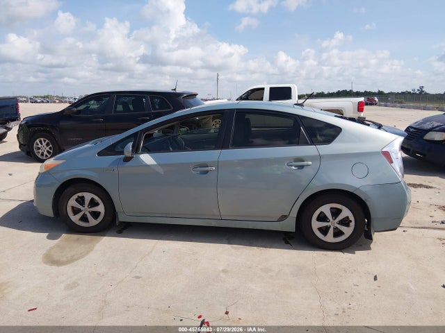 صورة مصغرة 14 لـ 2013 Toyota PRIUS THREE