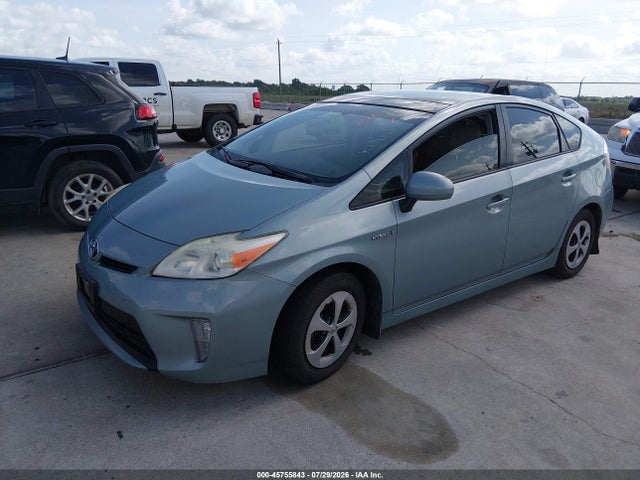 2013 Toyota PRIUS THREE — фото 2
