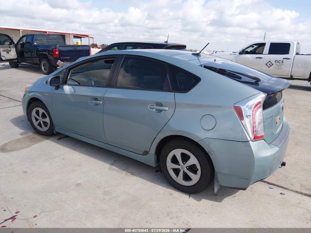 2013 Toyota PRIUS THREE — фото 3