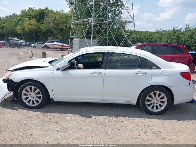 صورة 14 لـ 2013 Chrysler 200 LIMITED