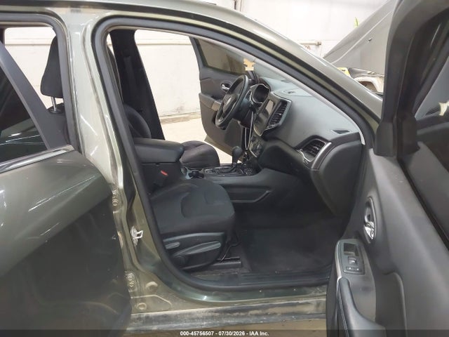 2019 JEEP CHEROKEE LATITUDE 4X4 5
