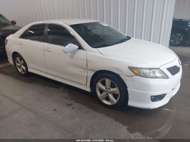 2011 TOYOTA CAMRY SE