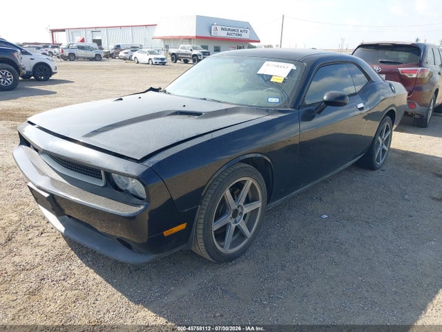 2014 Dodge CHALLENGER SXT — фото 2