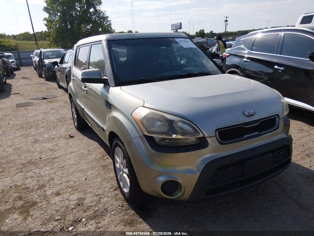 2013 KIA SOUL +
