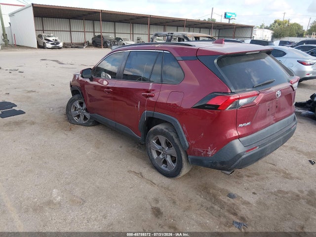 2022 TOYOTA RAV4 XLE 3