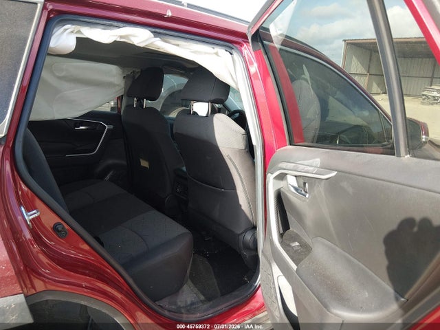2022 TOYOTA RAV4 XLE 8