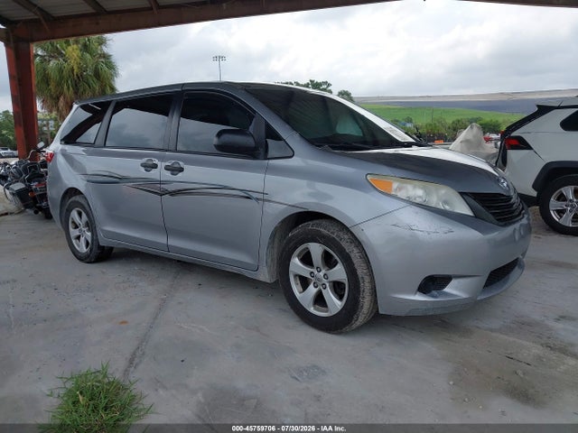 2017 TOYOTA SIENNA L 7 PASSENGER