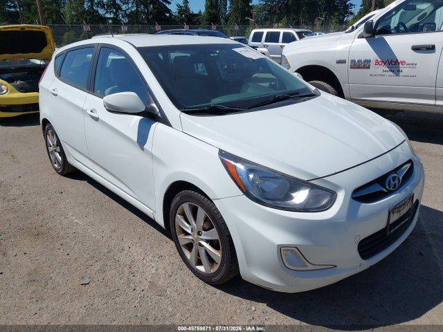 2013 HYUNDAI ACCENT SE
