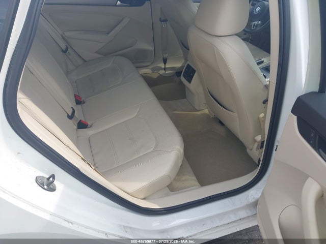 2014 Volkswagen PASSAT 2.0L TDI SE 照片 8