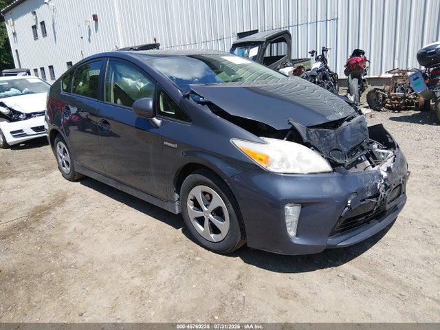 2015 TOYOTA PRIUS 