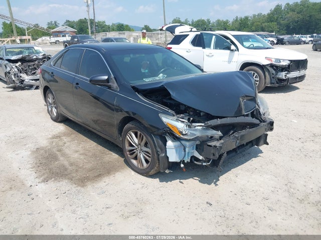 2015 TOYOTA CAMRY SE