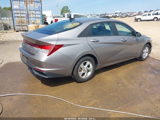 2023 HYUNDAI ELANTRA SE 4
