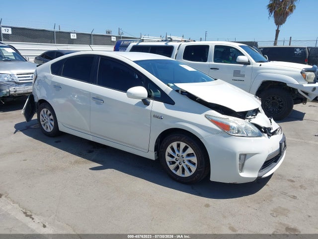 2015 TOYOTA PRIUS 