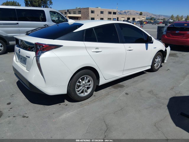 2016 Toyota PRIUS THREE 照片 4