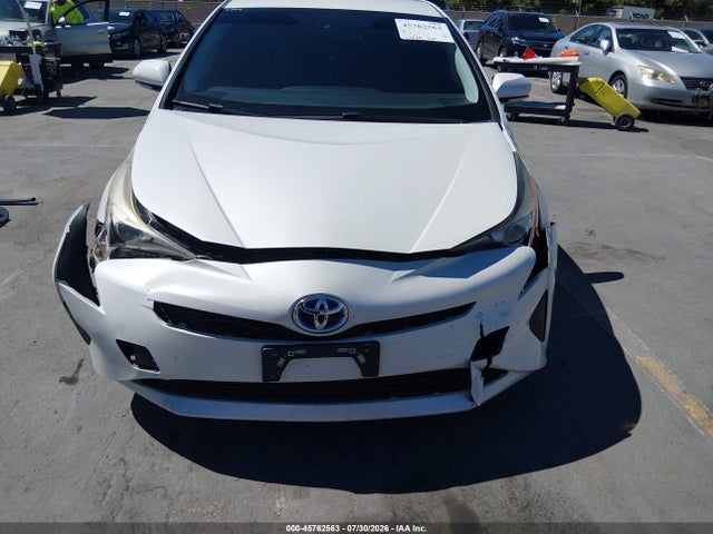 2016 Toyota PRIUS THREE 照片 6