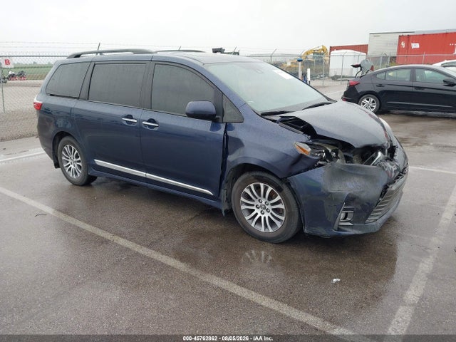 2018 TOYOTA SIENNA XLE PREMIUM 8 PASSENGER