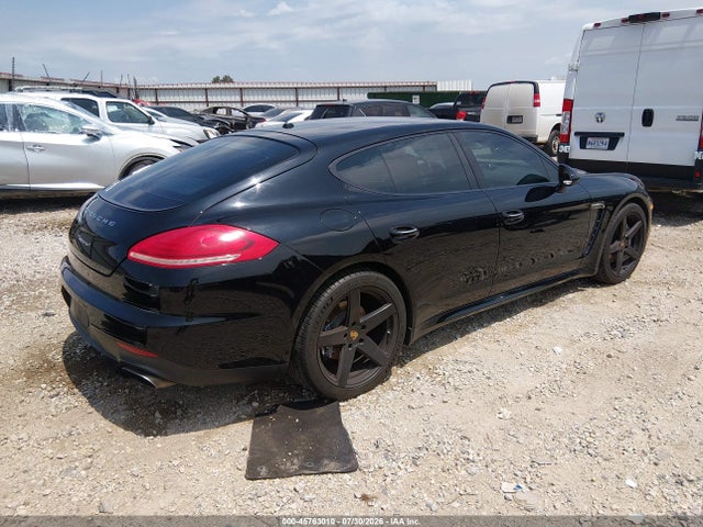 صورة 4 لـ 2014 Porsche PANAMERA 4