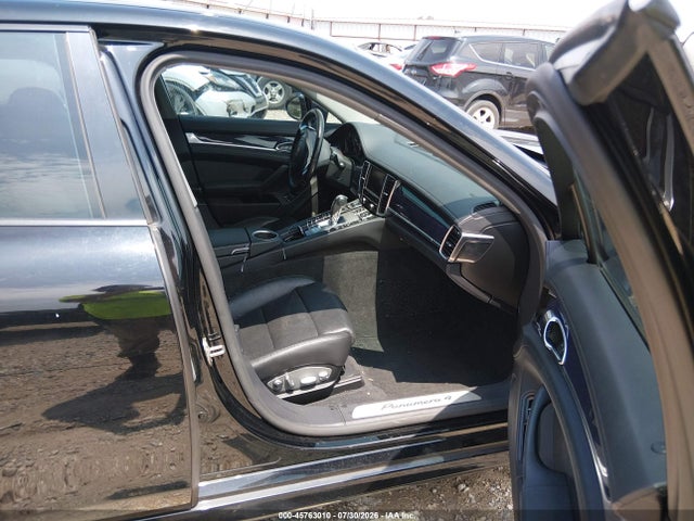 صورة 5 لـ 2014 Porsche PANAMERA 4