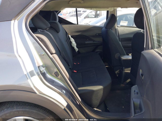 2025 NISSAN KICKS PLAY S 8
