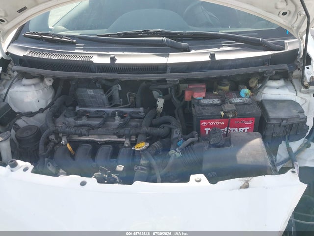2010 Toyota YARIS 照片 10