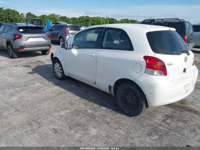 2010 Toyota YARIS 照片 3