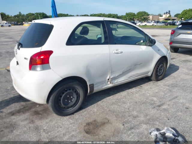 2010 Toyota YARIS 照片 4
