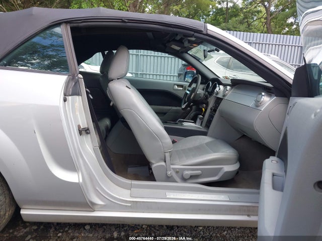 صورة 5 لـ 2005 FORD MUSTANG GT