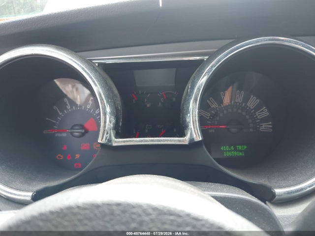صورة 7 لـ 2005 FORD MUSTANG GT