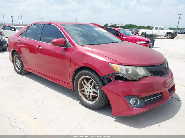 2014 TOYOTA CAMRY SE