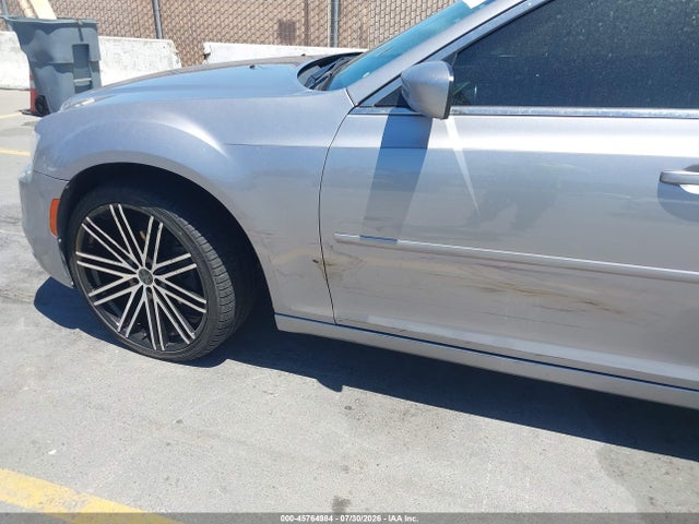 2015 Chrysler 300 LIMITED 缩略图 6