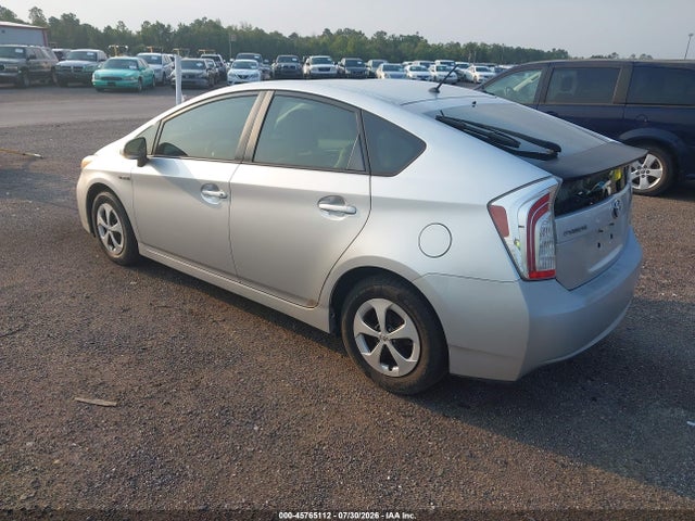صورة 3 لـ 2012 Toyota PRIUS TWO