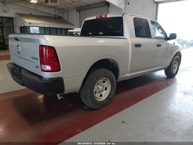 2016 RAM 1500 thumbnail 4