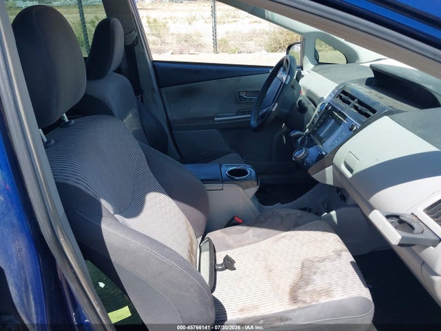 صورة 5 لـ 2015 Toyota PRIUS V THREE