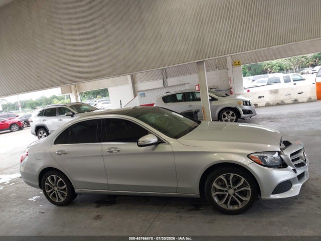 صورة 14 لـ 2015 Mercedes-BENZ C 300 4MATIC