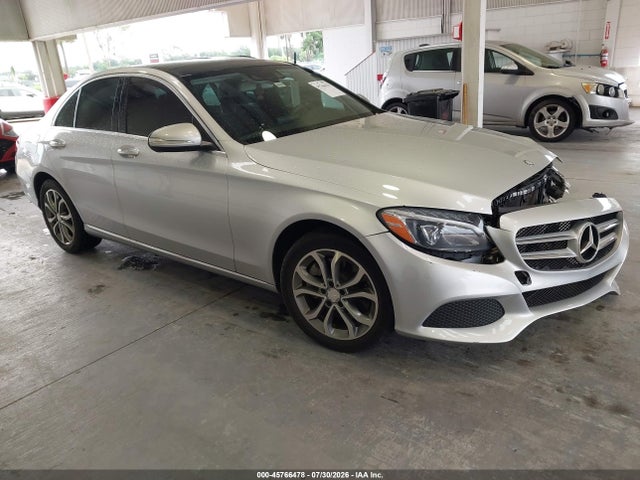 صورة 1 لـ 2015 Mercedes-BENZ C 300 4MATIC