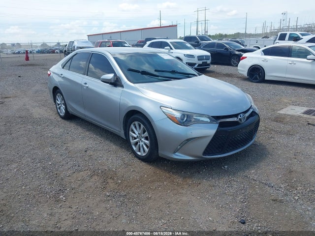 2015 TOYOTA CAMRY SE