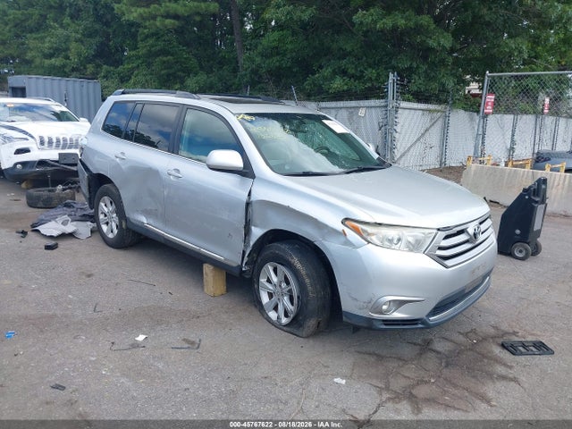 2013 TOYOTA HIGHLANDE SE V6