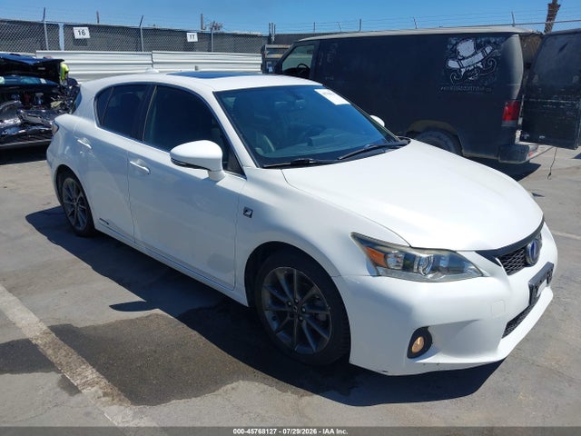 صورة 1 لـ 2012 Lexus CT 200H PREMIUM