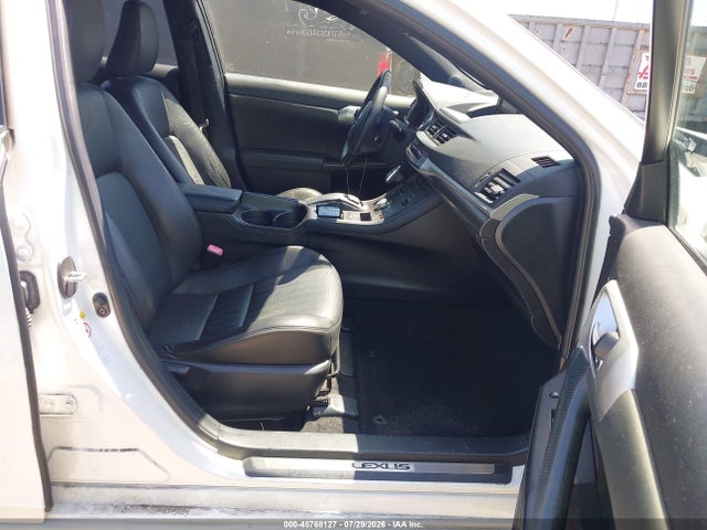 صورة 5 لـ 2012 Lexus CT 200H PREMIUM
