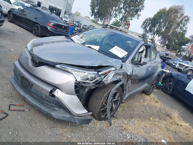 2019 TOYOTA C-HR XLE 2