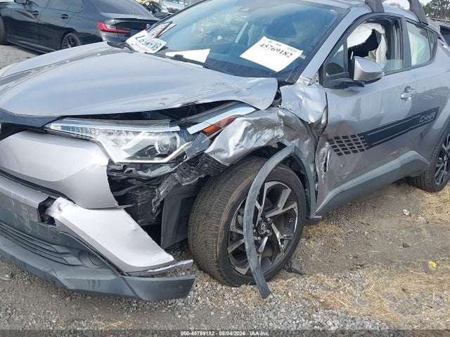 2019 TOYOTA C-HR XLE 6