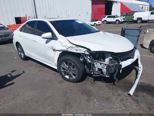 2016 TOYOTA CAMRY SE