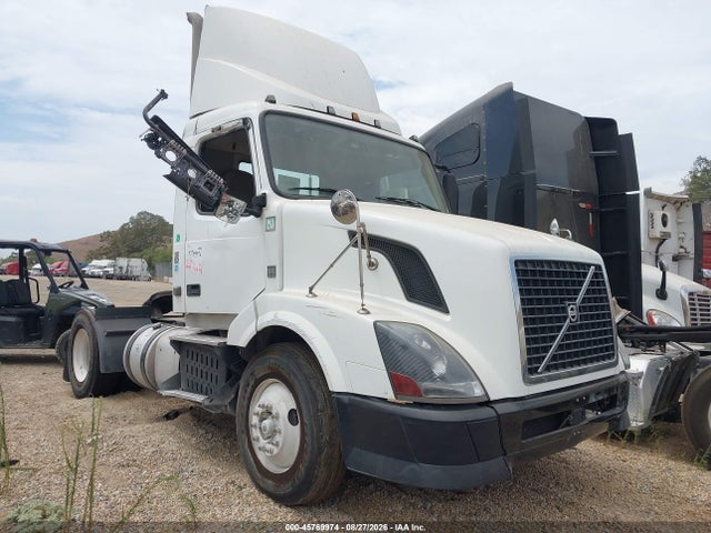 2013 VOLVO VN VNL