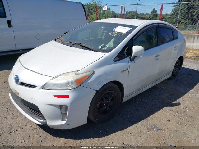 صورة 2 لـ 2014 Toyota PRIUS THREE