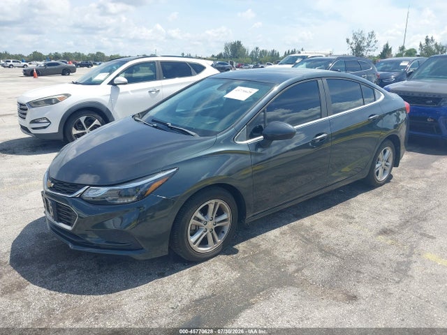2017 Chevrolet CRUZE LT AUTO photo 2