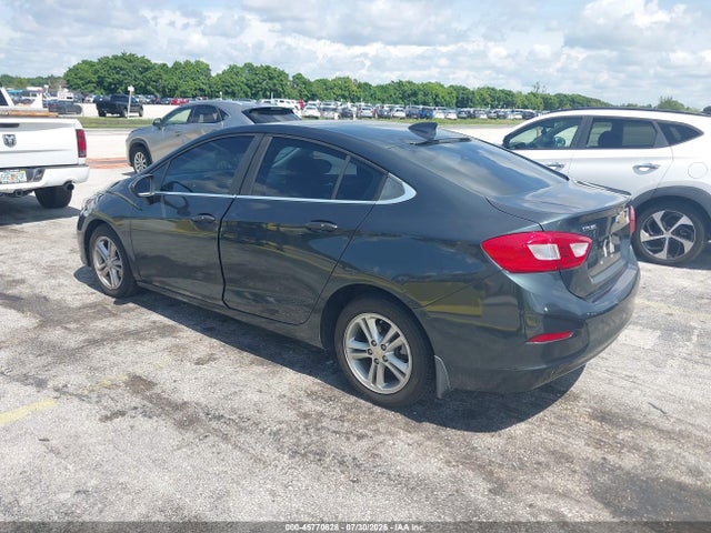 2017 Chevrolet CRUZE LT AUTO photo 3