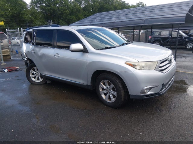 2011 TOYOTA HIGHLANDE SE V6