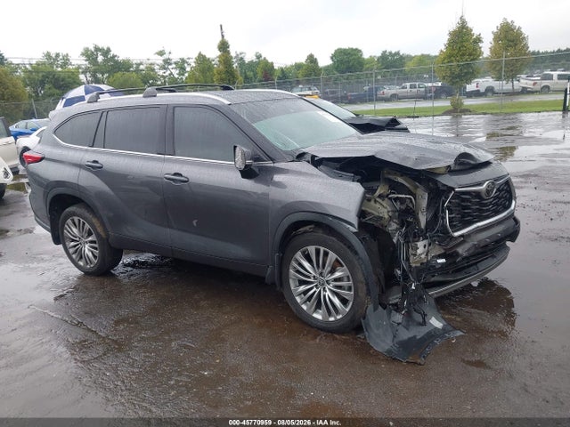 2022 TOYOTA HIGHLANDE PLATINUM