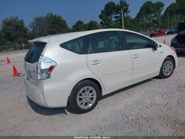 صورة 4 لـ 2013 Toyota PRIUS V THREE